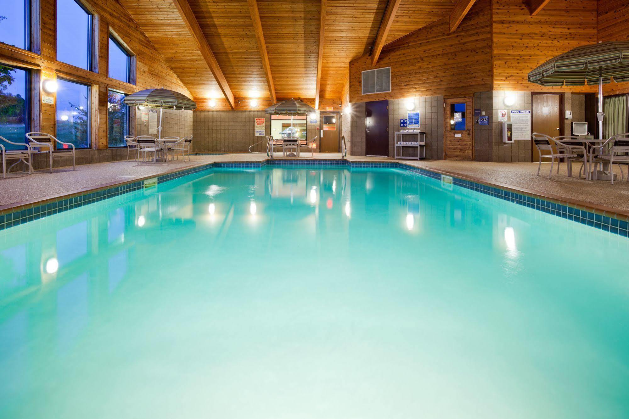 Americinn By Wyndham Sauk Centre Extérieur photo